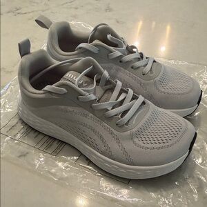 Wemuuv women’s pickleball shoes